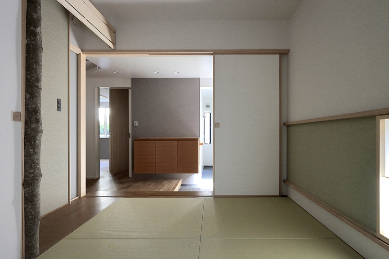 玄関とつながる和室