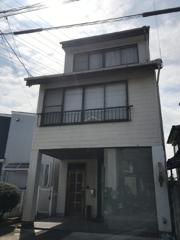 小牧の家－シンプルモダンな「３階建の住宅」－リノベーション