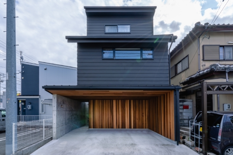 小牧の家－シンプルモダンな「３階建の住宅」－リノベーション