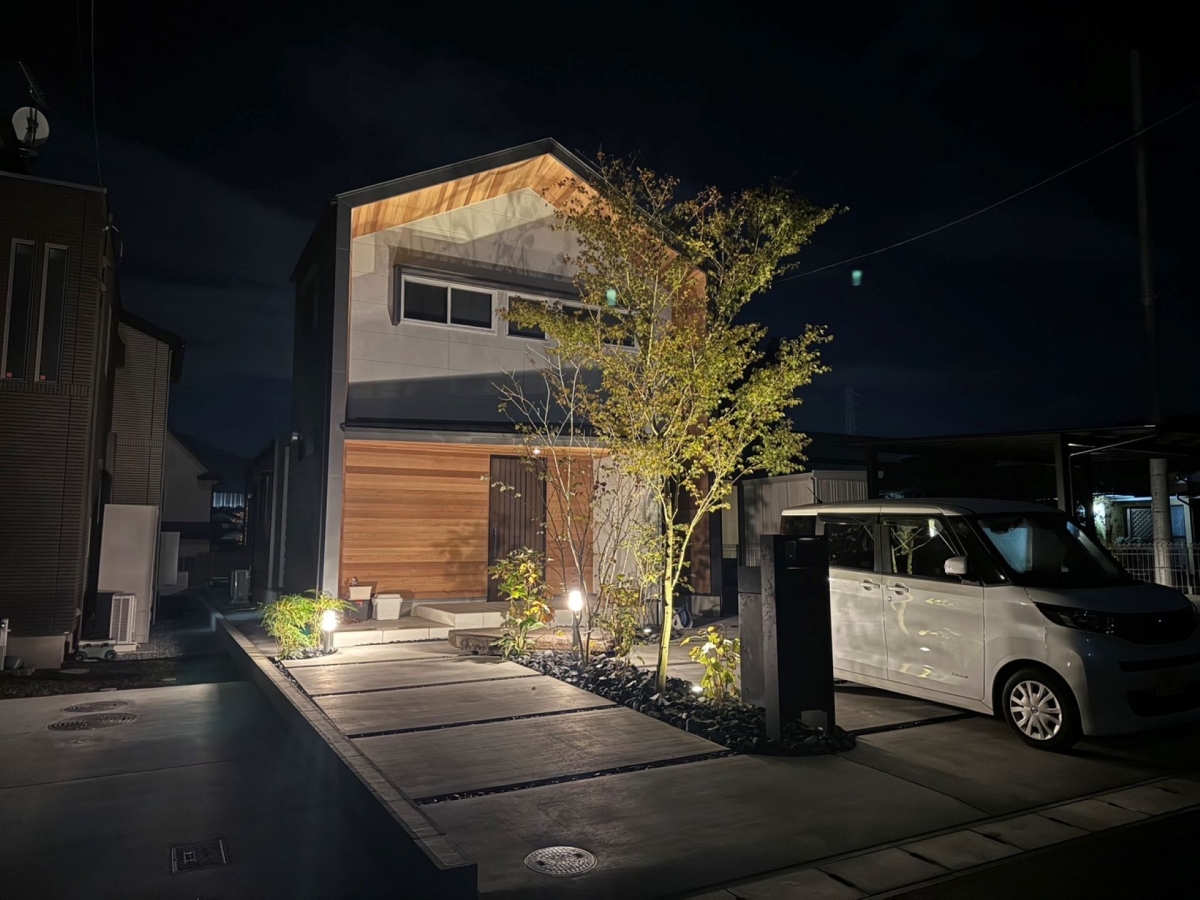 夜景　家人の帰りを迎える灯りが必要