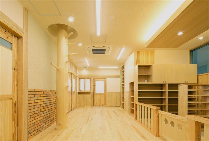 保育園　無垢材をふんだんに使った内装設計　