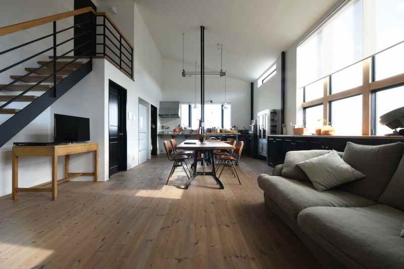 house-W-C