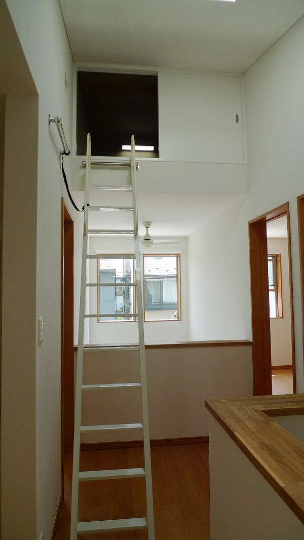屋根裏