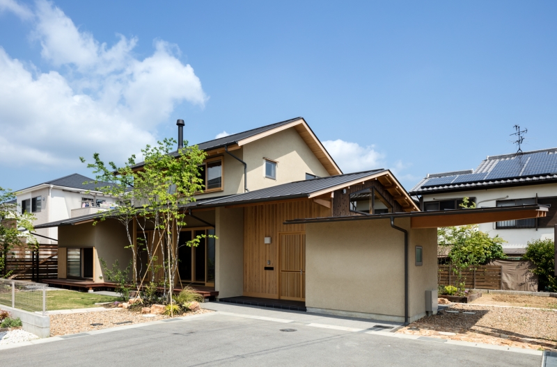 山並みのように連なる屋根が印象的な外観
