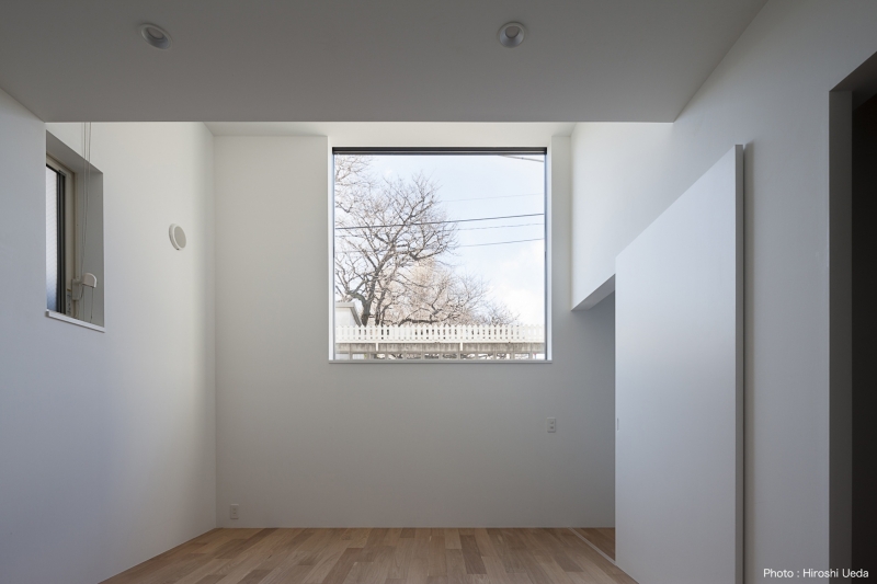 母の部屋からも桜を借景