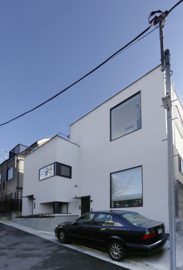 キューブ型の3階建て二世帯住宅　ハコノオウチ05