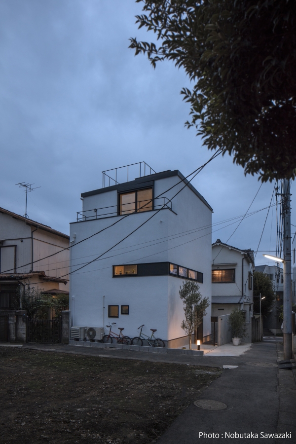 東京世田谷でミニマル3階建て　ハコノオウチ10
