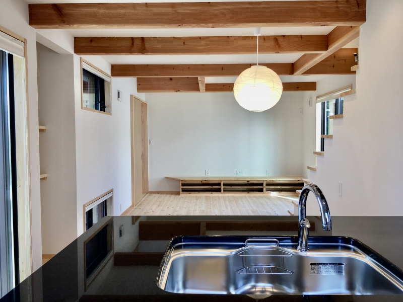 自然素材で建てたソーラーシステムそよ風の二世帯住宅