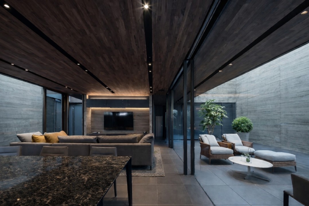 余白のある家には豊かな暮らしがある｜縁側や土間テラスのような中間領域「内的外部」を設計する建築家住宅