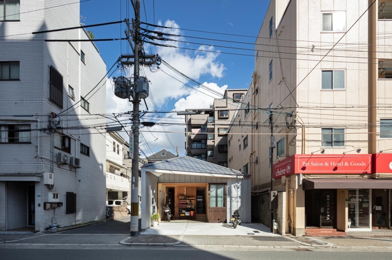 工具箱の家｜大阪市都島区｜細長くてコンパクトで使い勝手のよい平屋