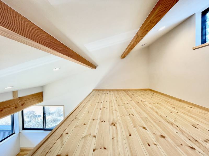 明るく風通しのいいリビングロフト