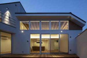 Folding Roof House