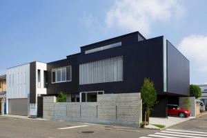 ＶＥＲＴＩＣＡＬ ＨＯＵＳＥ（縦格子の家）