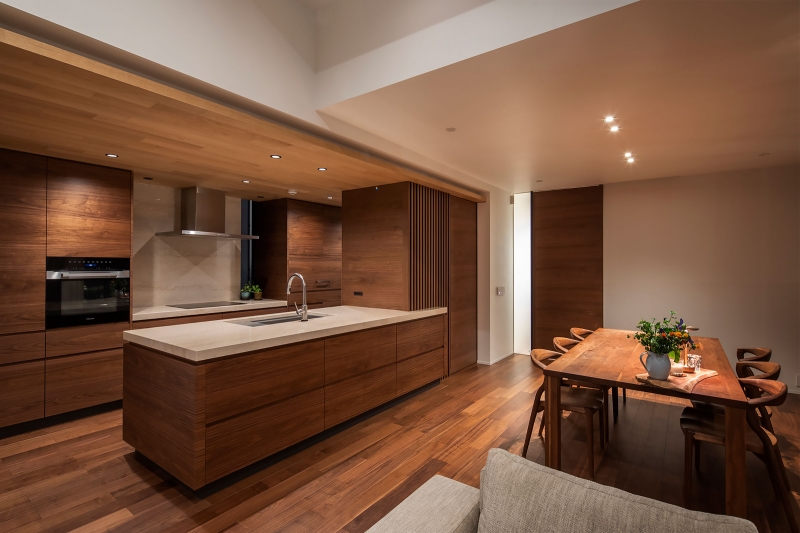 ダイニングキッチン　夜景