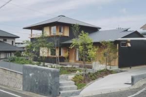 京ケ峰の家〜深い軒に守られた趣のある家〜 