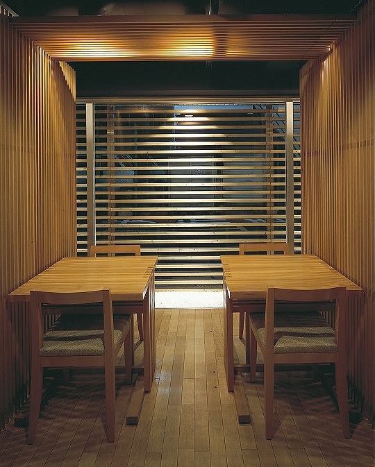 外部格子までを室内と感じる