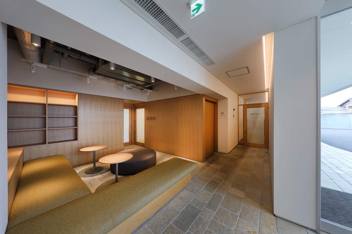 産婦人科クリニックラウンジ