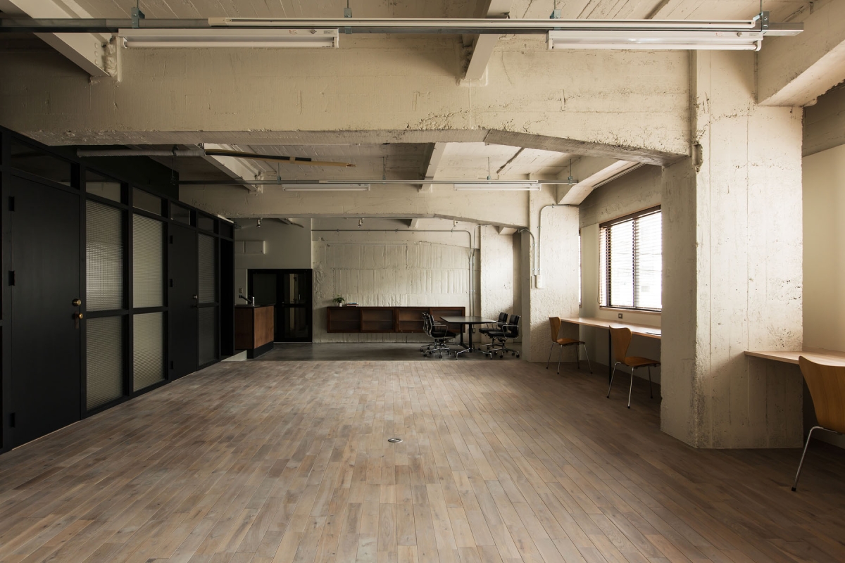 レトロビルをリノベーションした事務所｜大阪市天王寺区｜銭屋本舗オフィス