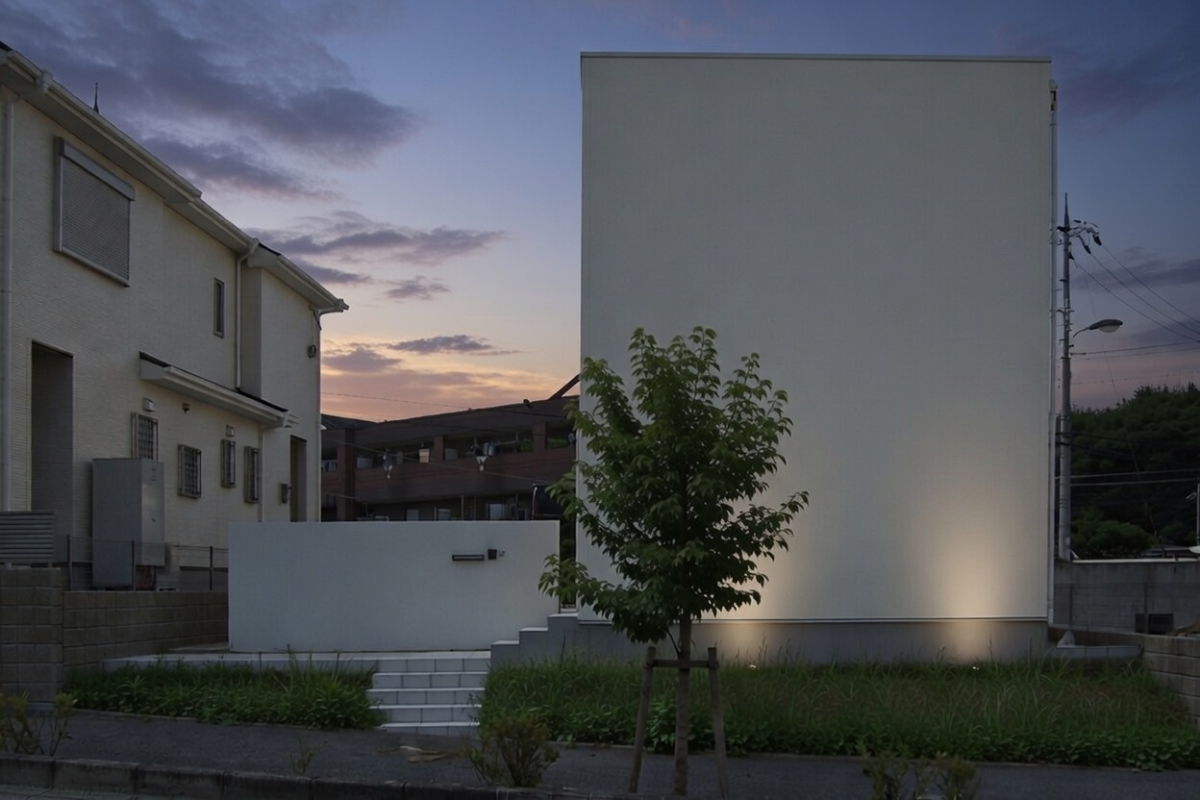 函の家｜外観夕景