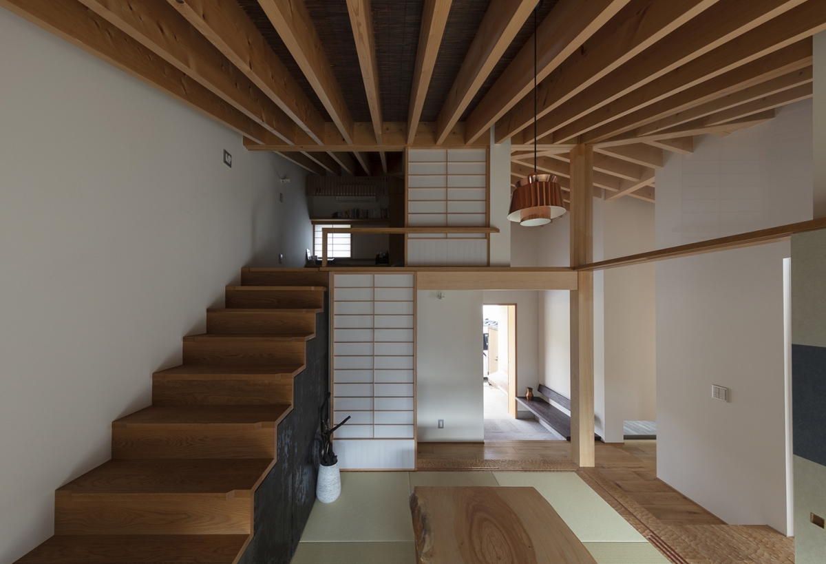 広がりを感じる広間