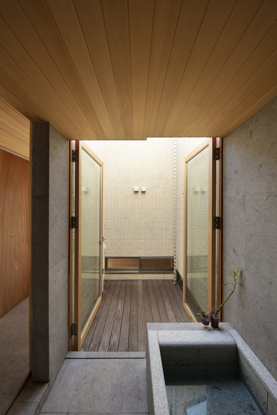 露天風呂感覚の浴室