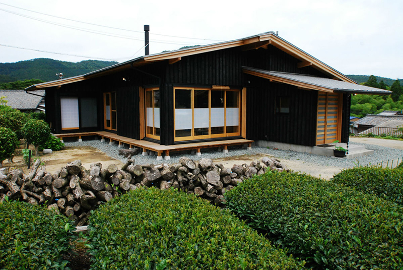 薪ストーブのある平屋の家