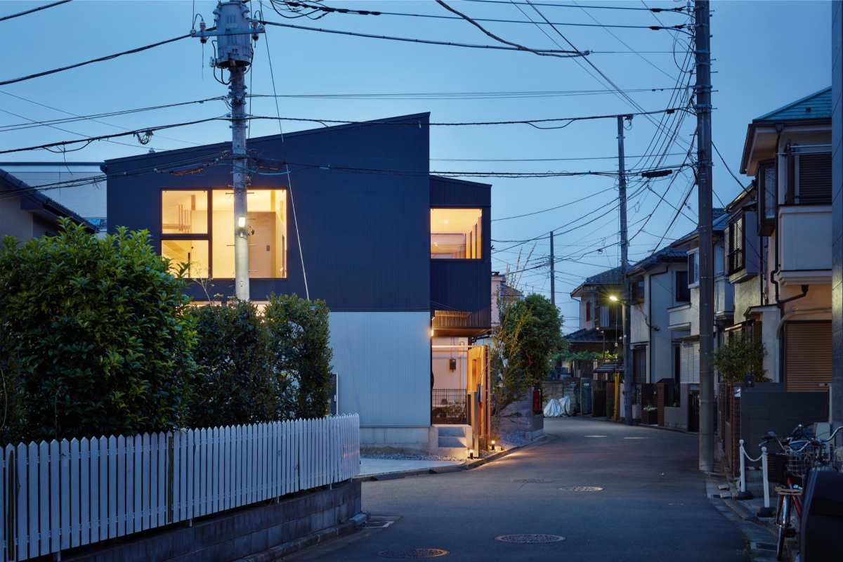 外観夕景