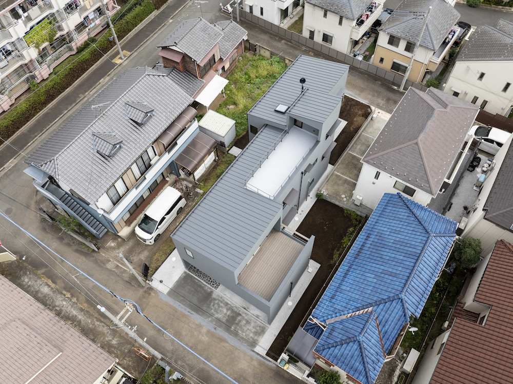 クランクした敷地を活かした家［平屋のように暮らせる趣味豊かな家］