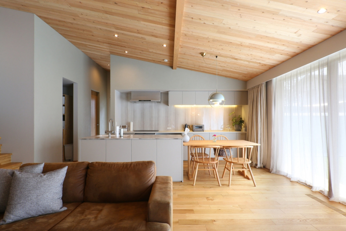 F house