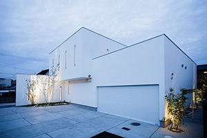 WHITE　COURT　HOUSE