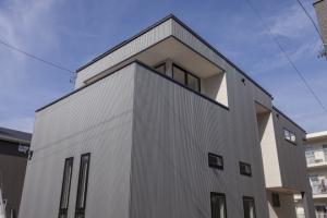 狭さを感じない狭小住宅そして明るい