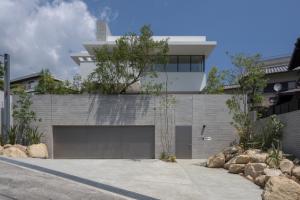 HOUSE WITH OASIS