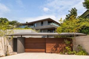 LATTICE HOUSE